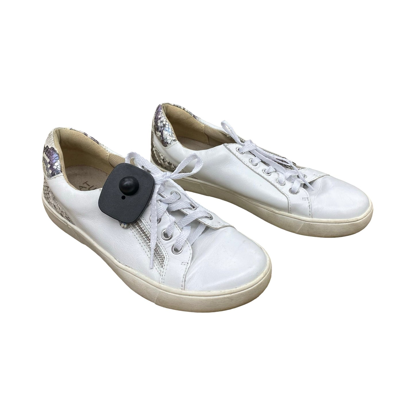 Shoes Sneakers By Naturalizer In White, Size:6.5