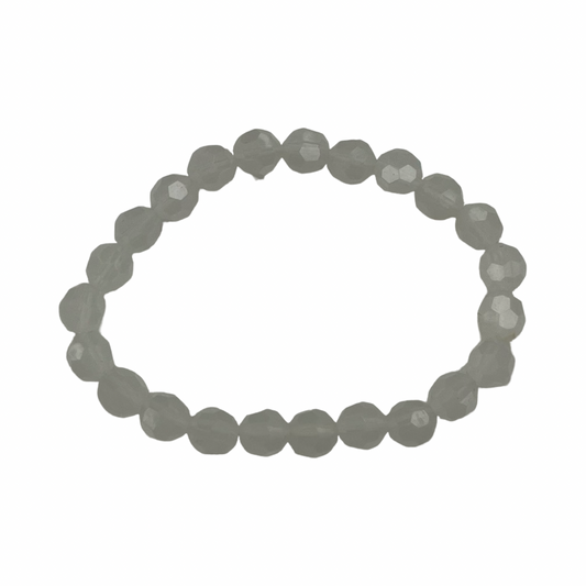 Bracelet Beaded By Clothes Mentor In White