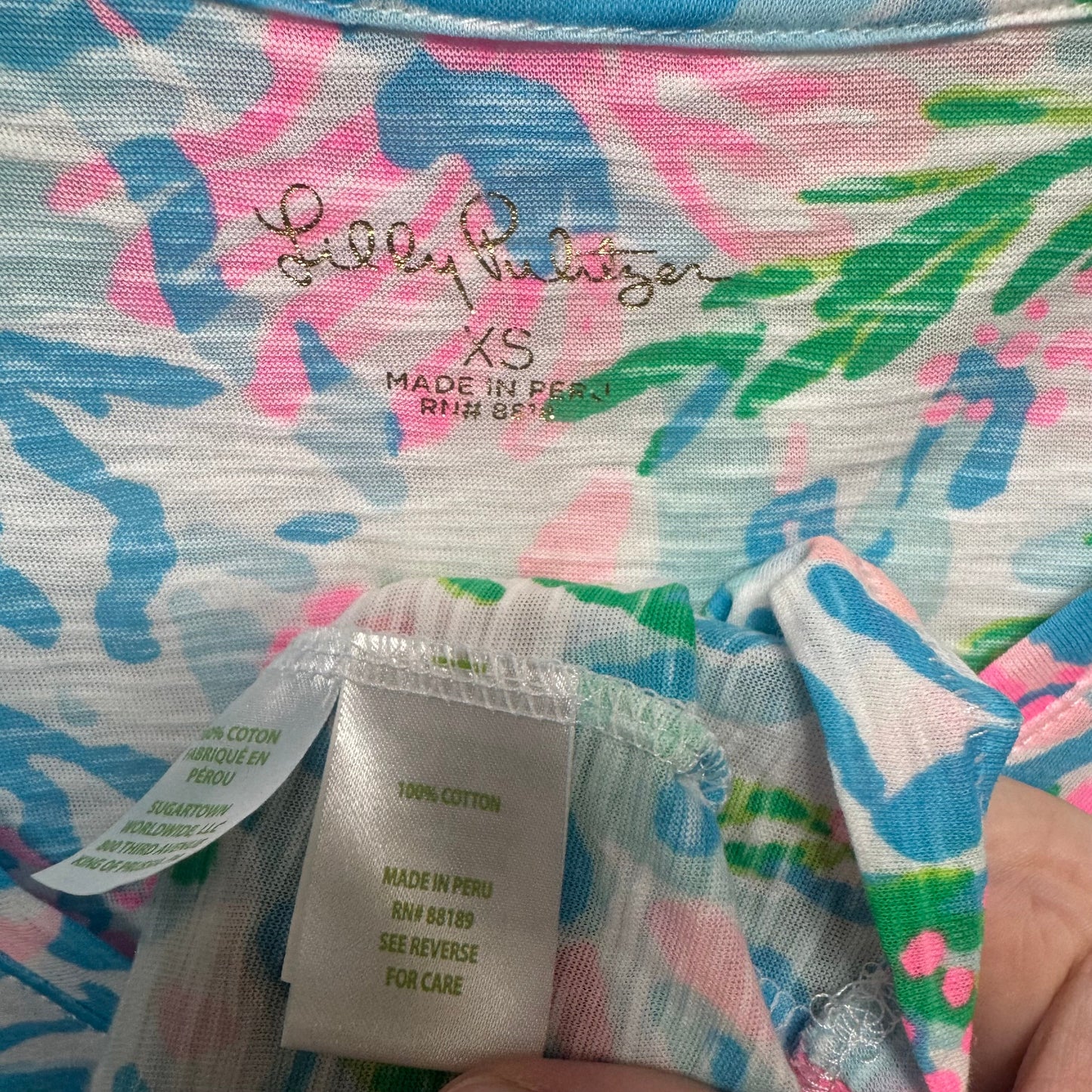Top Short Sleeve Designer By Lilly Pulitzer In Blue & White, Size: Xs