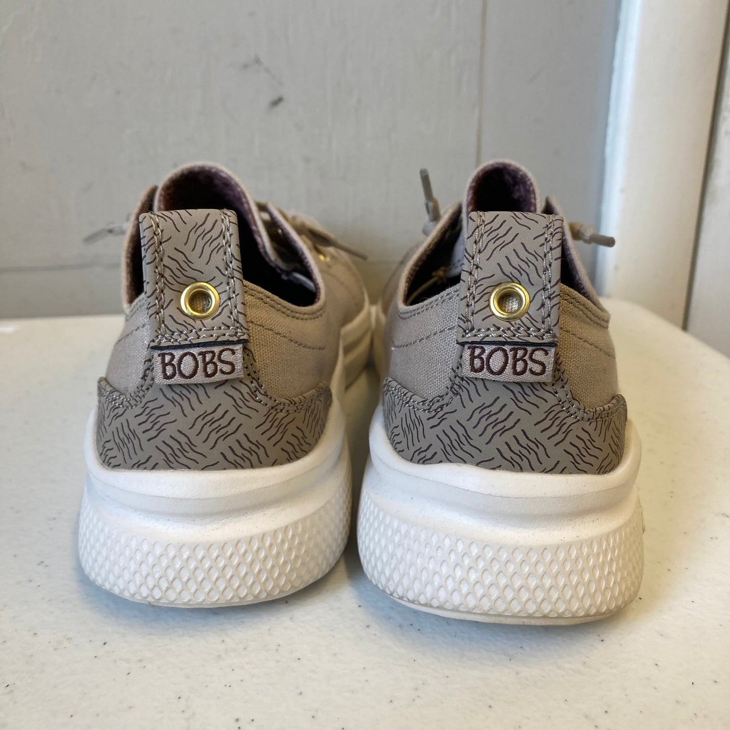Shoes Sneakers By Bobs In Tan & White, Size:6