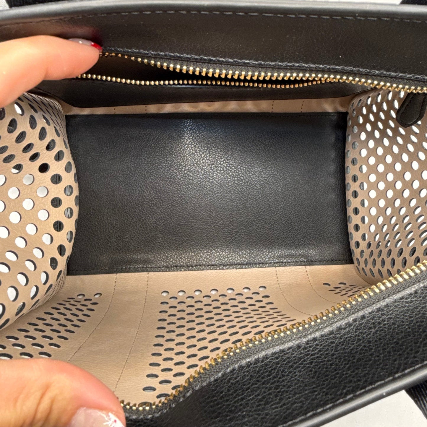 Crossbody Designer By Kate Spade, Size: Medium
