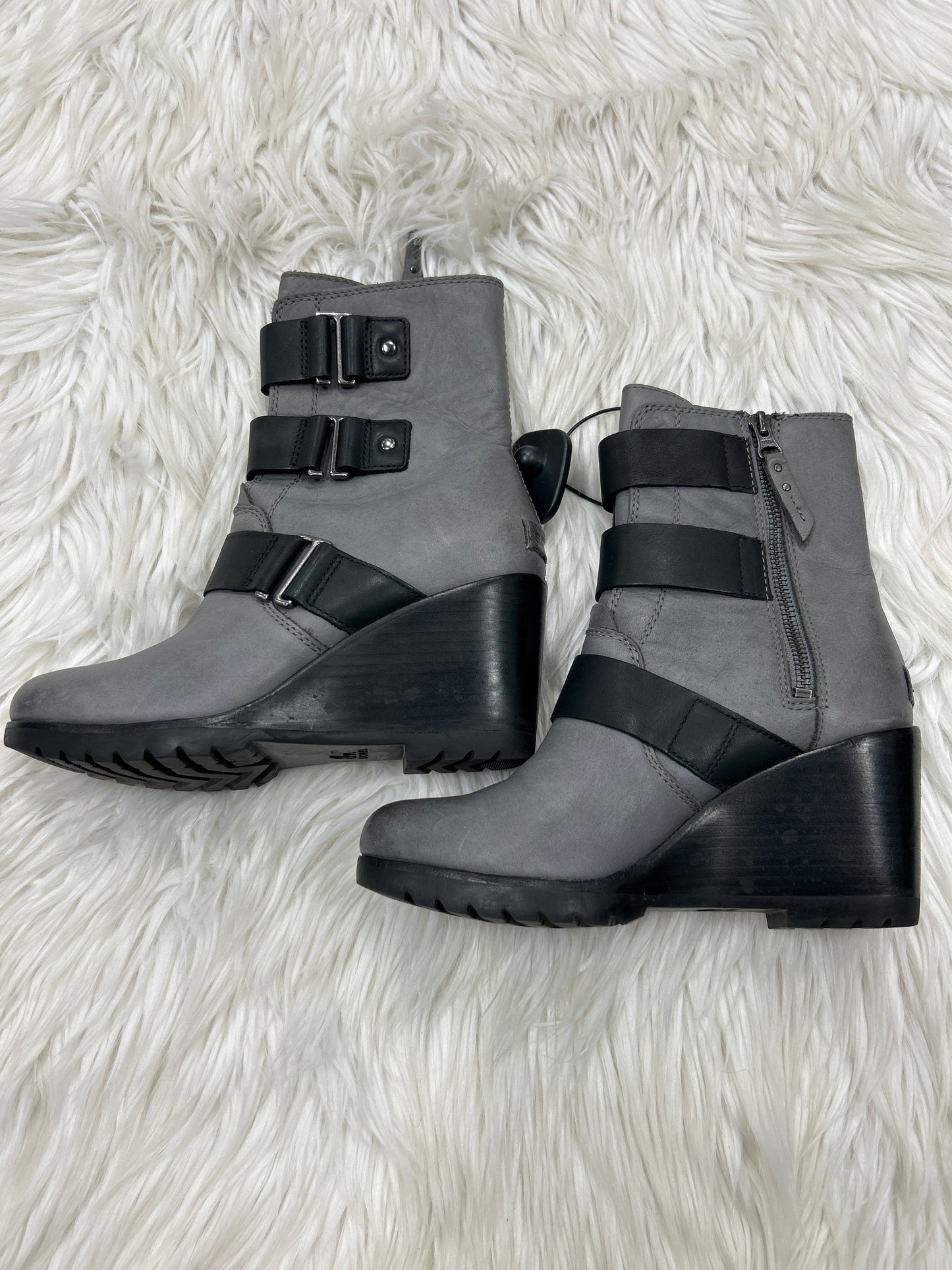 Boots Ankle Heels By Sorel In Grey, Size: 7