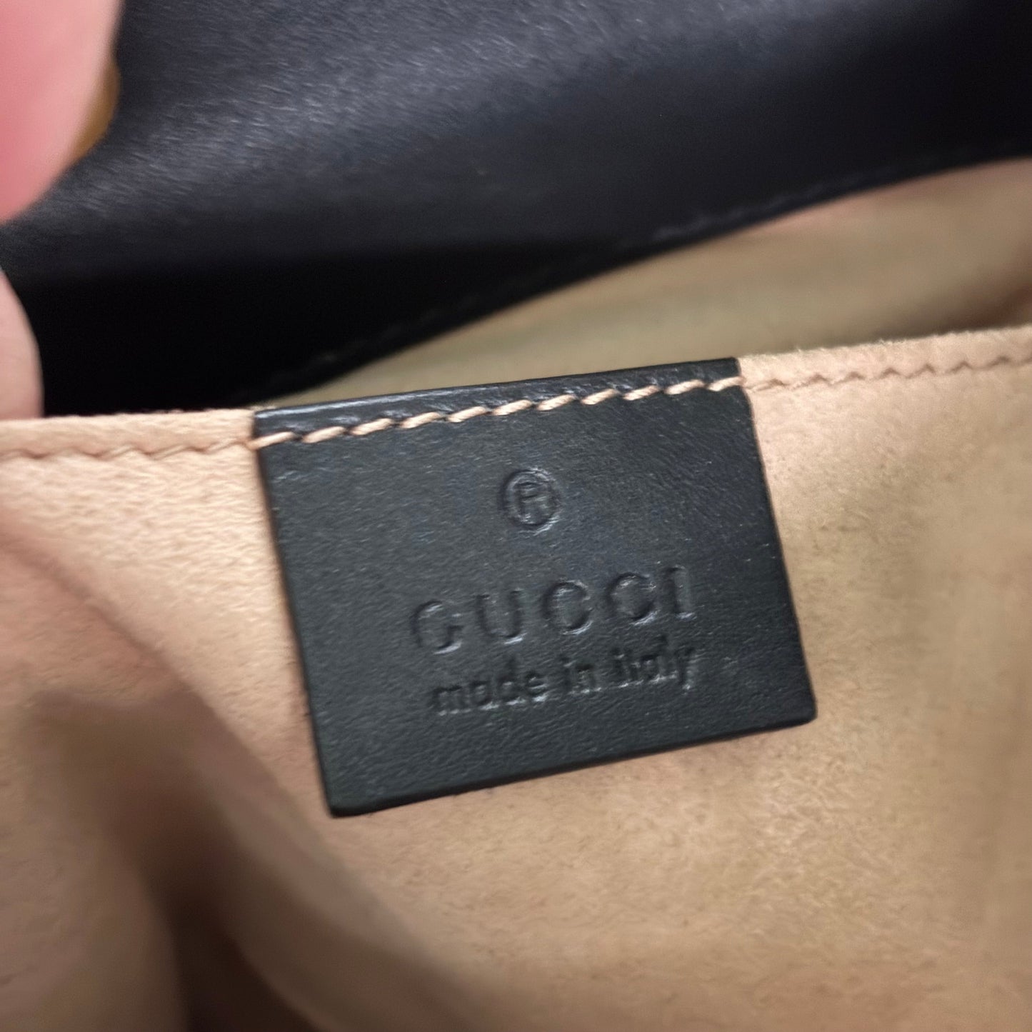 Handbag Luxury Designer By Gucci, Size: Medium