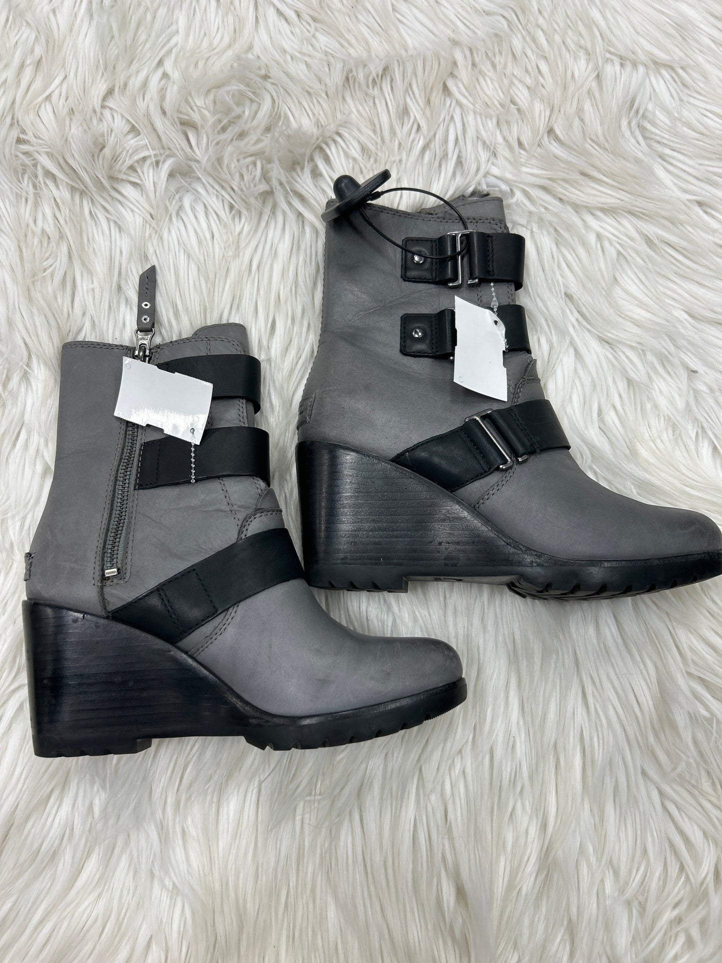 Boots Ankle Heels By Sorel In Grey, Size: 7
