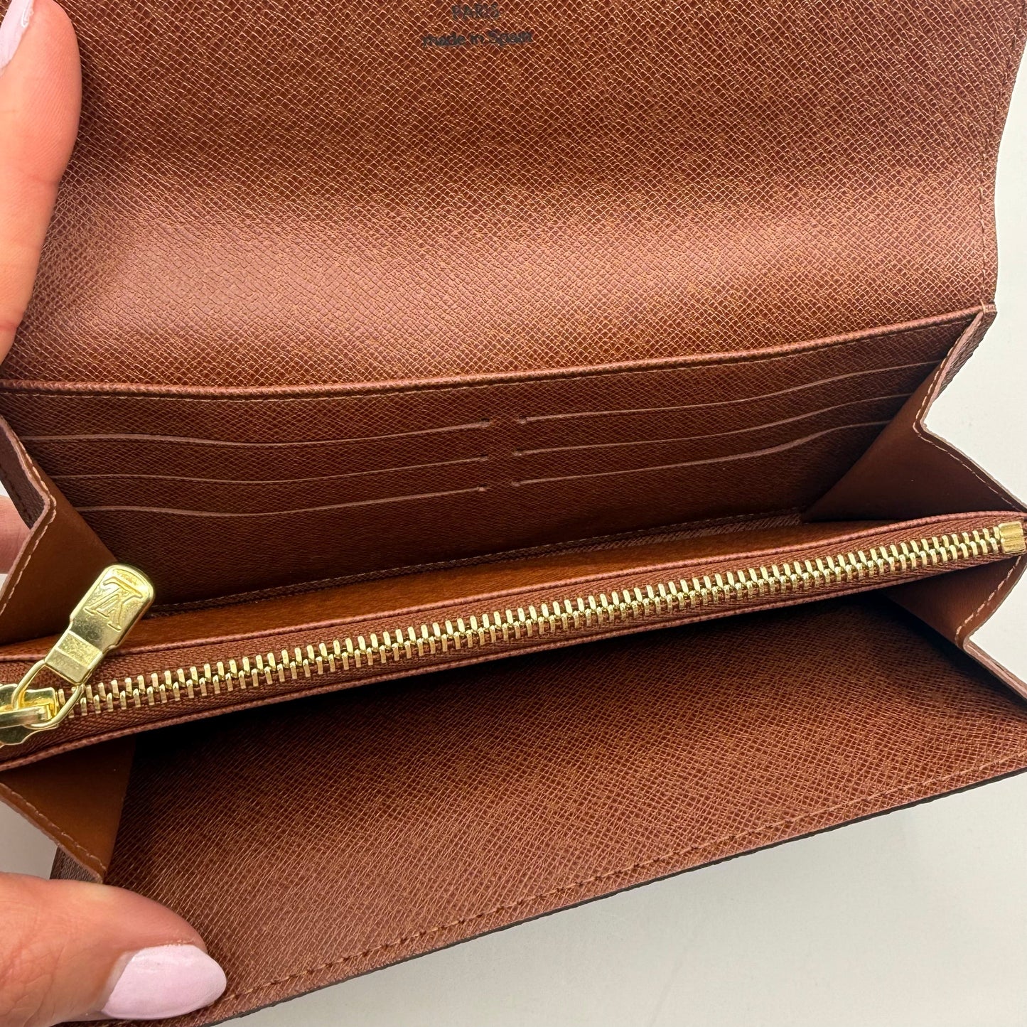 Wallet Luxury Designer By Louis Vuitton, Size: Medium