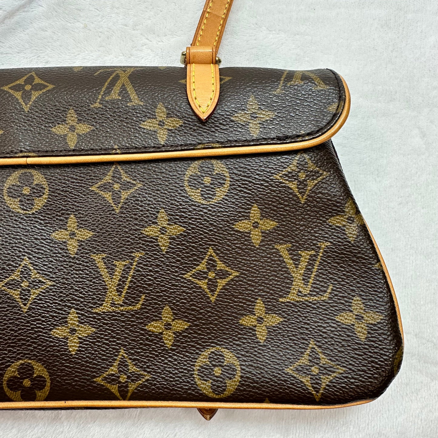 MARELLE Handbag Luxury Designer By Louis Vuitton, Size: Small
