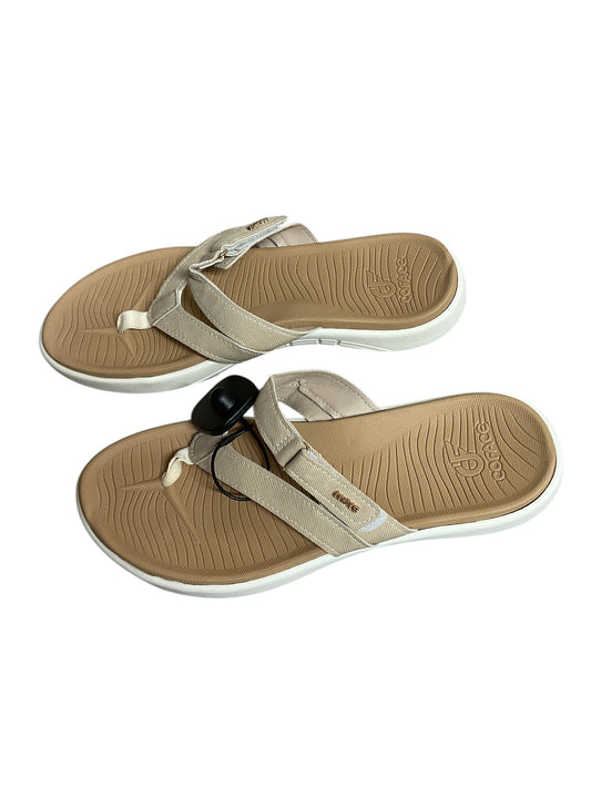 Sandals Flip Flops By Clothes Mentor In Tan & White, Size:10