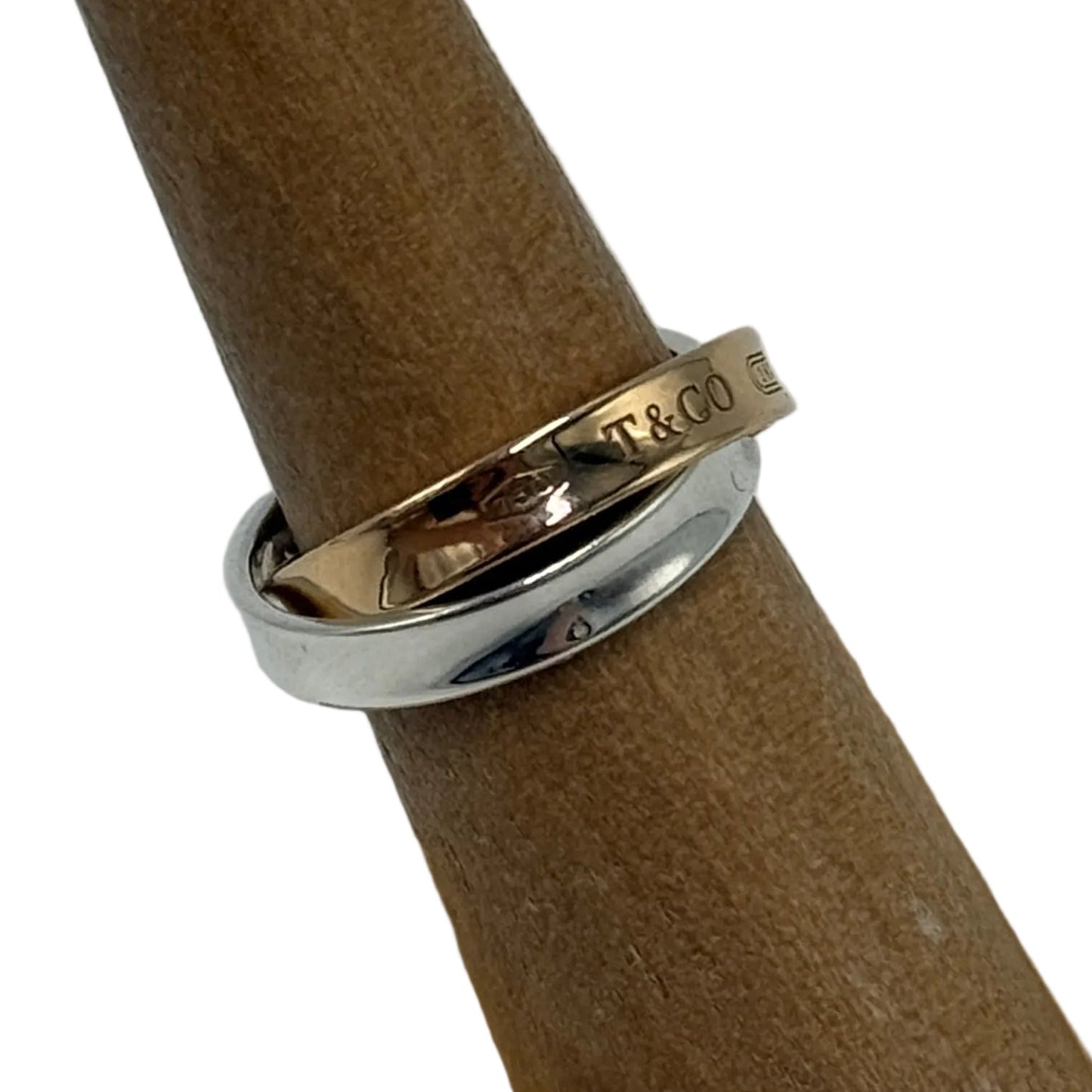 Tiffany & Company 18K Interlocking Luxury Ring, Size: 5.5