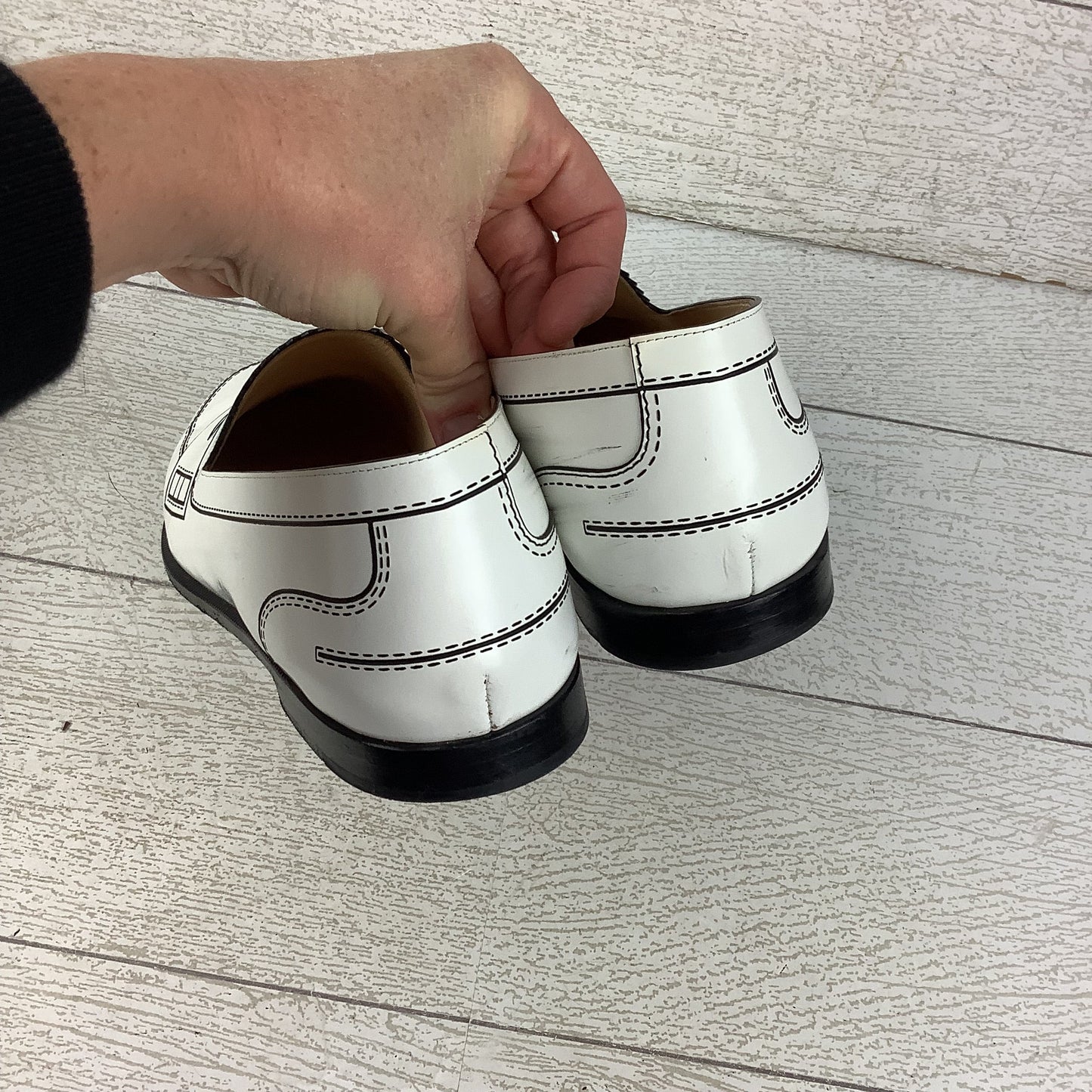 Shoes Luxury Designer By Luxury Designer In White, Size: 39.5 (AS IS)