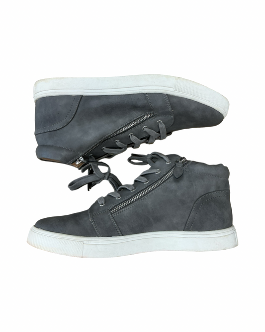 Shoes Sneakers By Dolce Vita In Grey, Size:10
