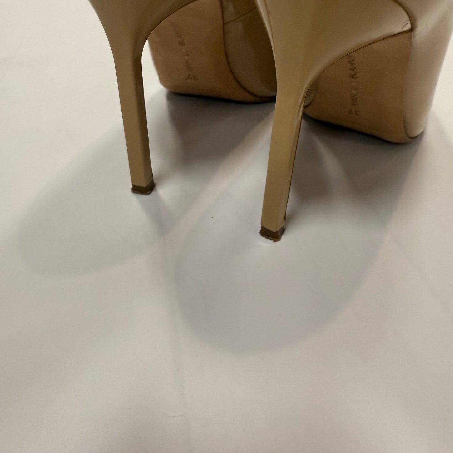 Shoes Luxury Designer By Manolo Blahnik In Tan, Size: 7