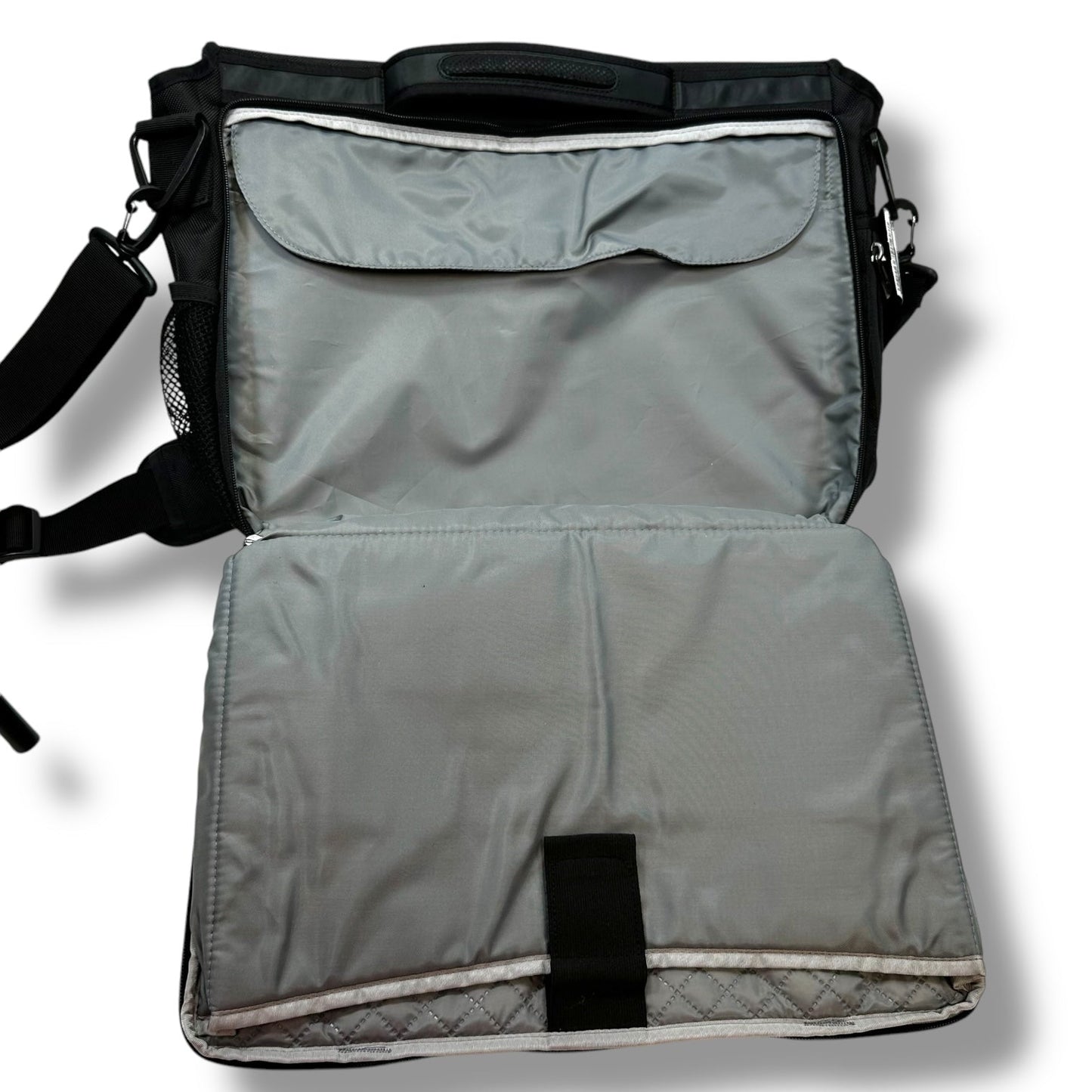 Messenger Bag By Nike Apparel, Size: Large