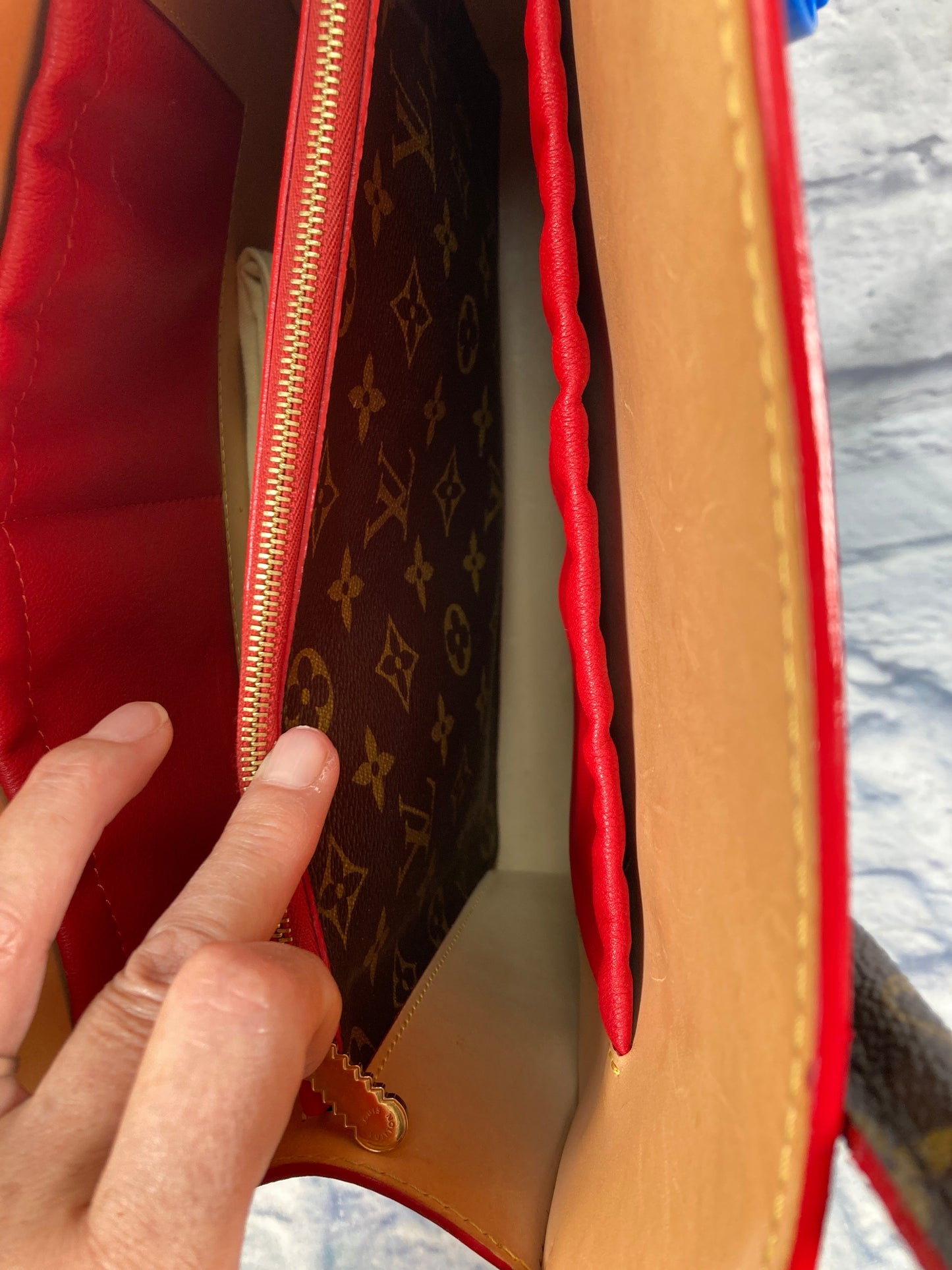 Handbag Luxury Designer By Louis Vuitton, Size: Large