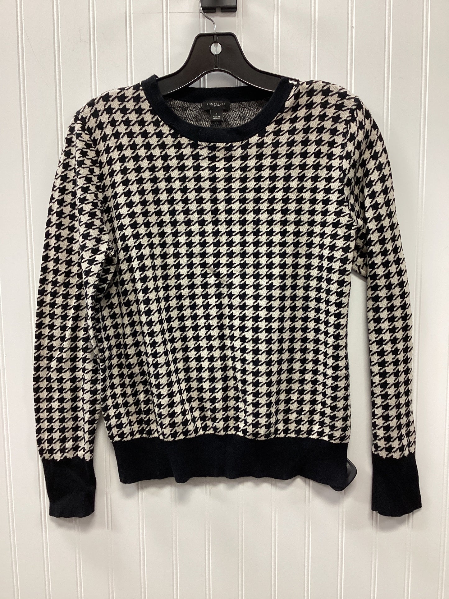 Top Ls By Ann Taylor In Cream, Size:M