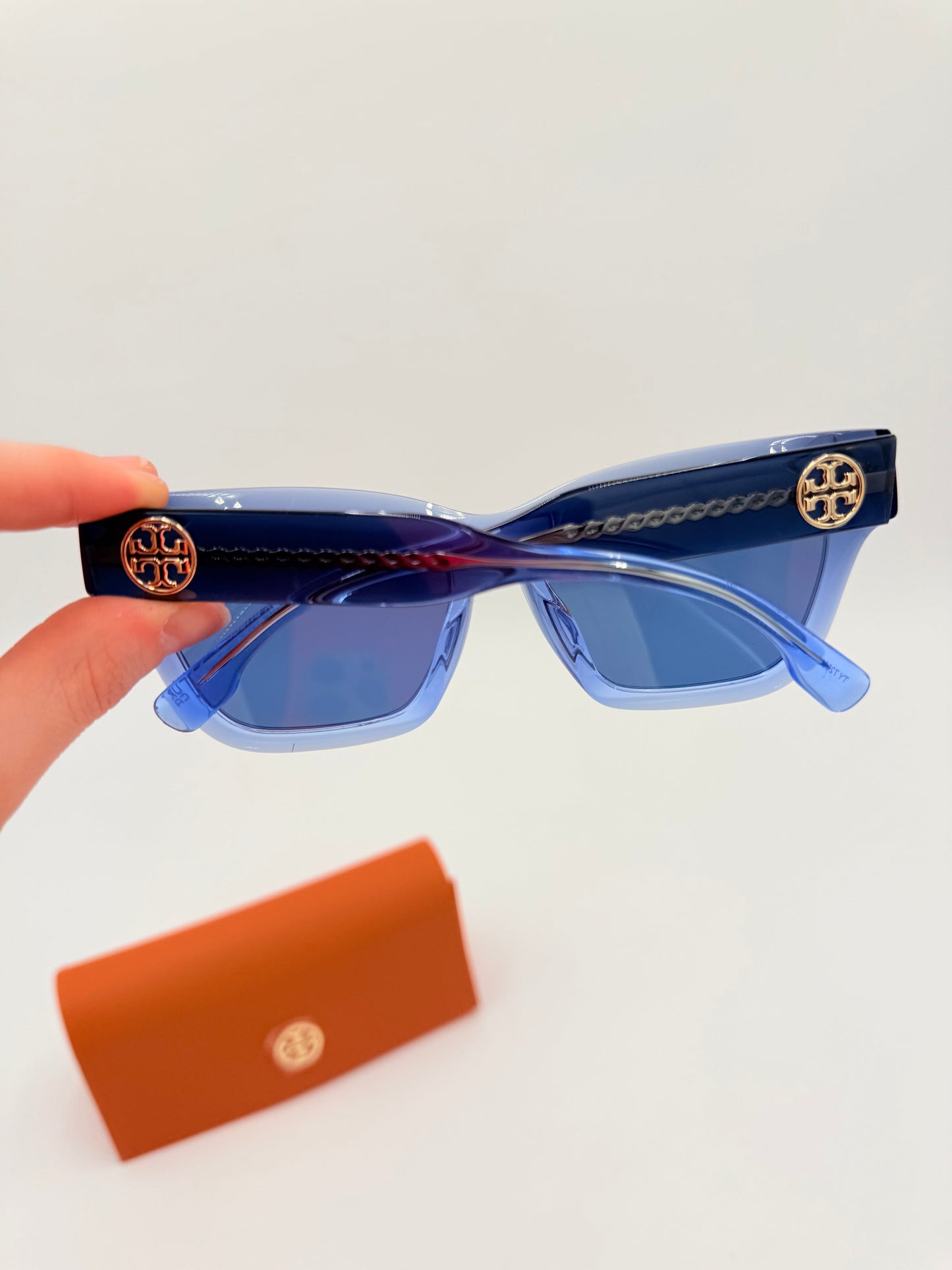 Sunglasses Designer By Tory Burch