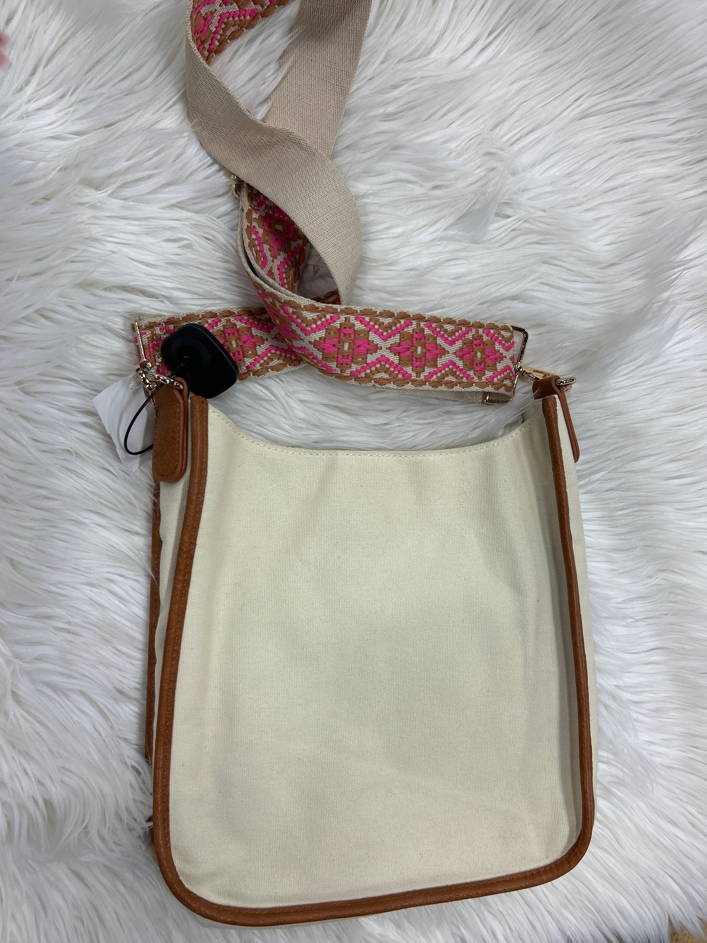 Crossbody By Cmc In Cream, Size:Large