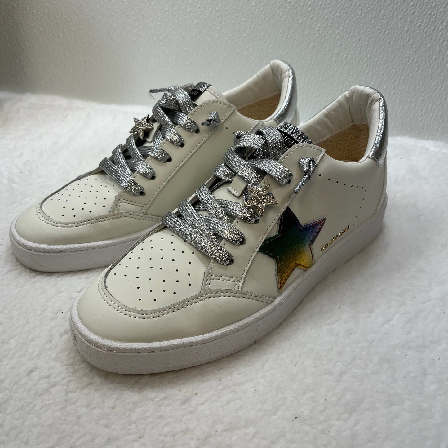 White Shoes Athletic VINTAGE HAVANA, Size 9
