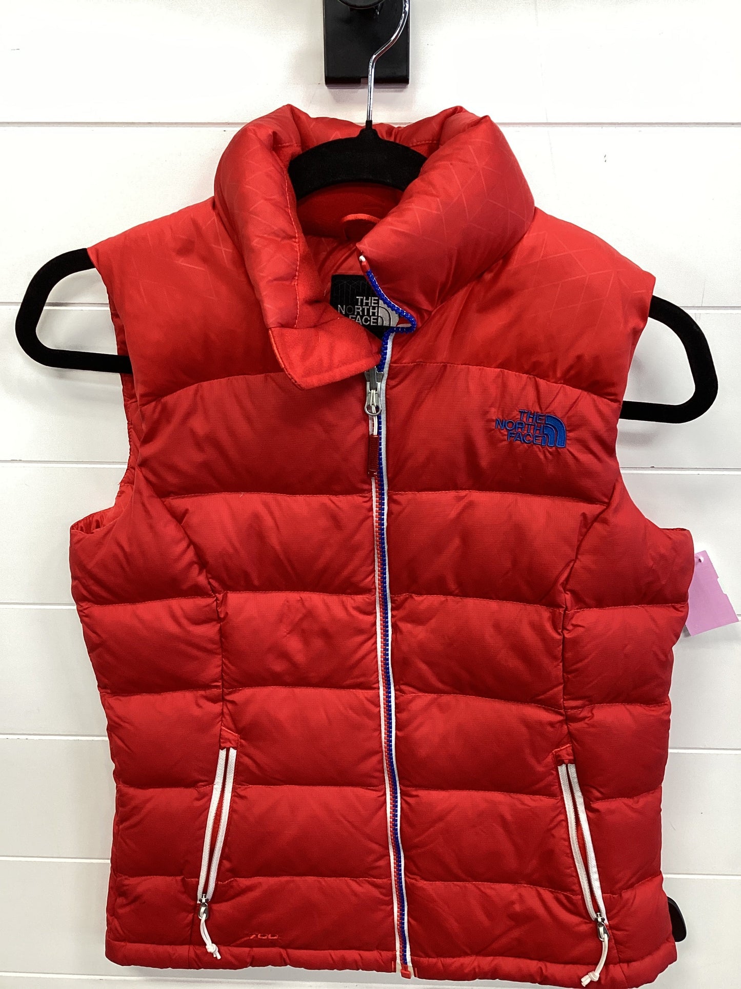 Vest Puffer & Quilted By The North Face In Red, Size:Xs
