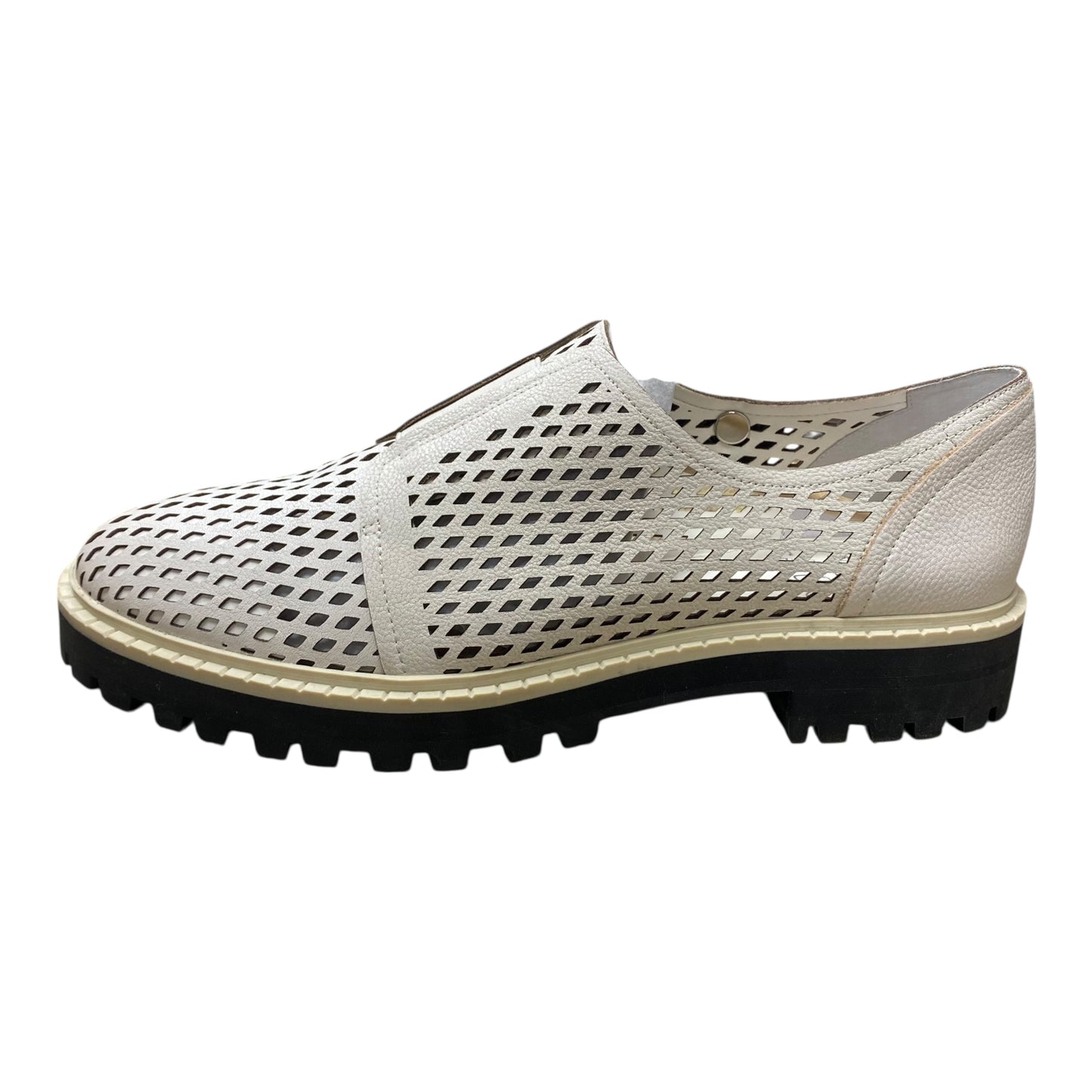 Shoes Flats By Vince Camuto In Beige, Size:11