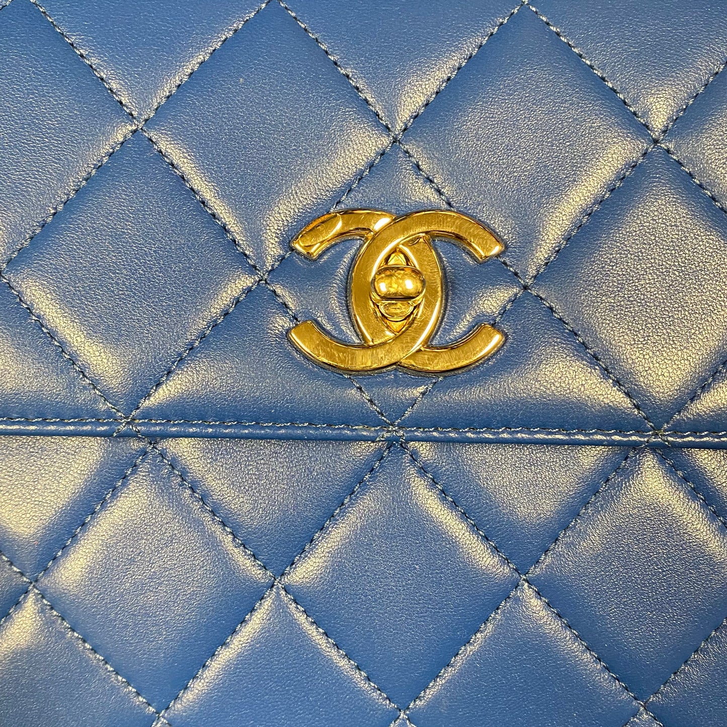 Handbag Luxury Designer By Chanel  Size: Medium