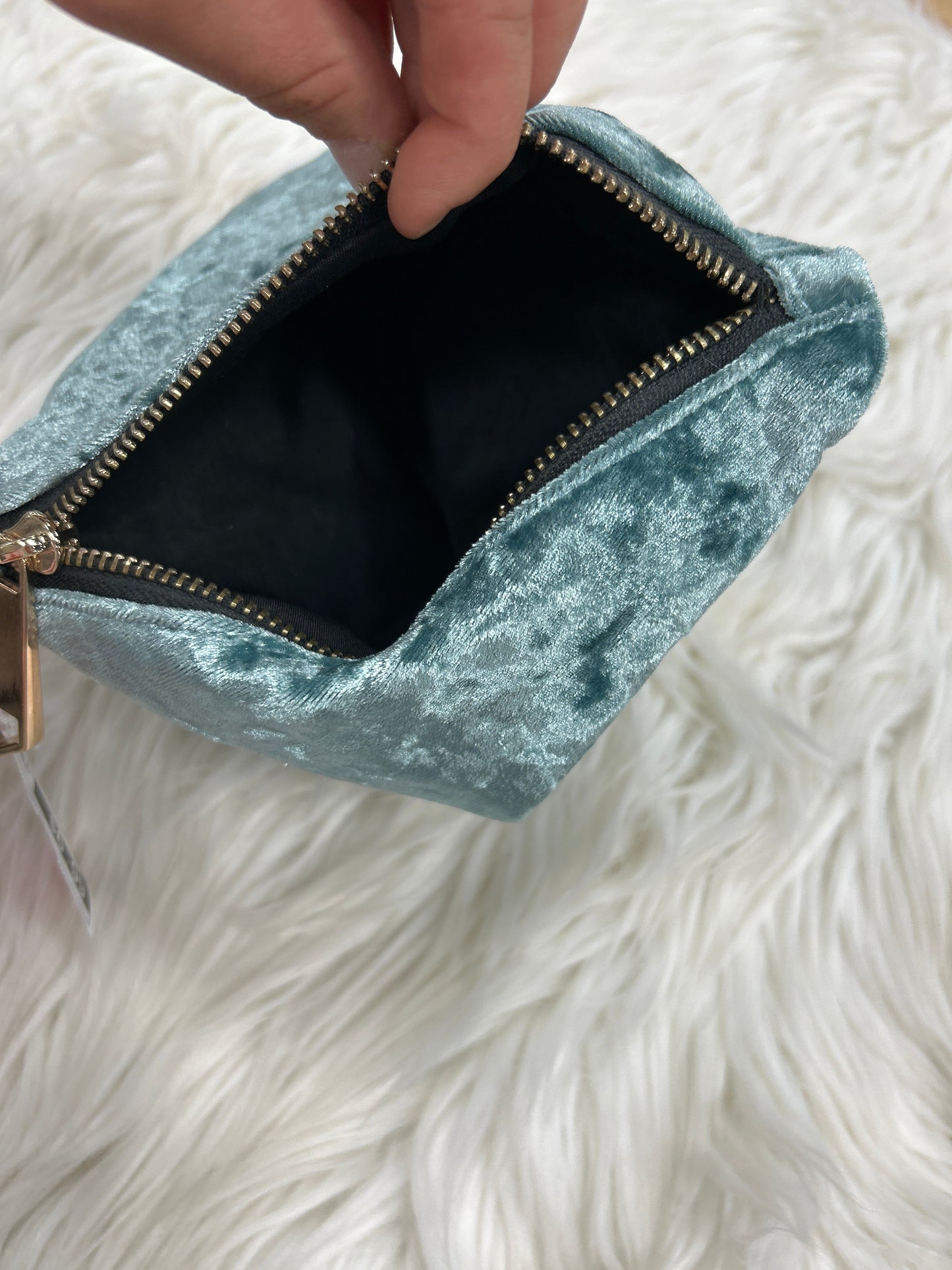 Wristlet By Clothes Mentor In Blue, Size:Small