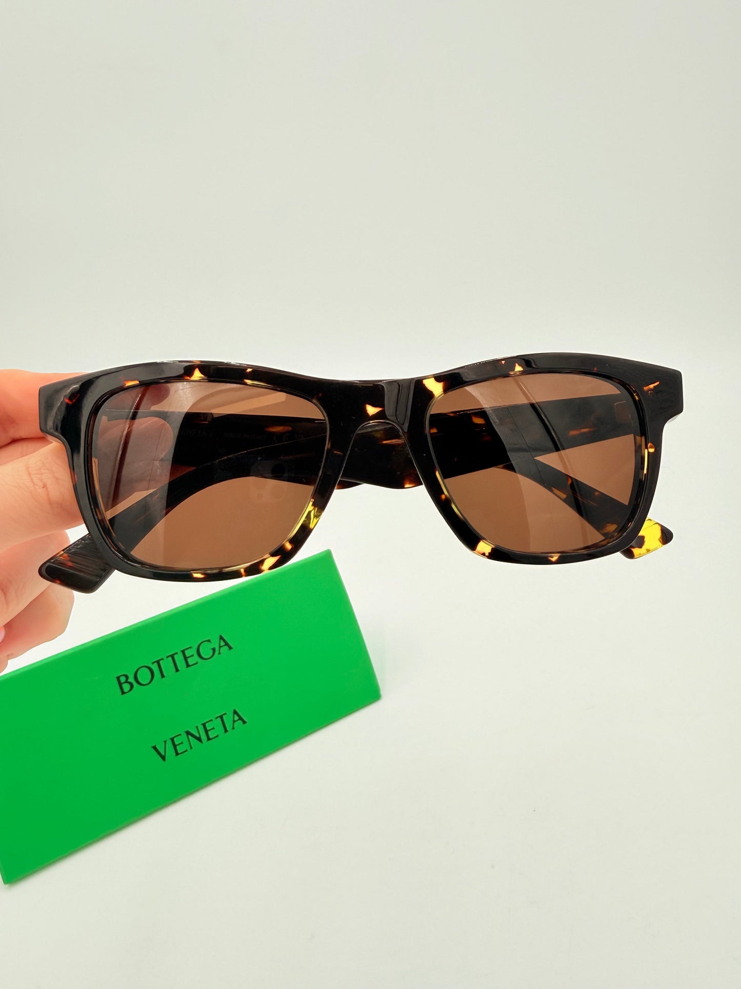 Sunglasses Luxury Designer By Bottega Veneta In Tortoise Shell Print