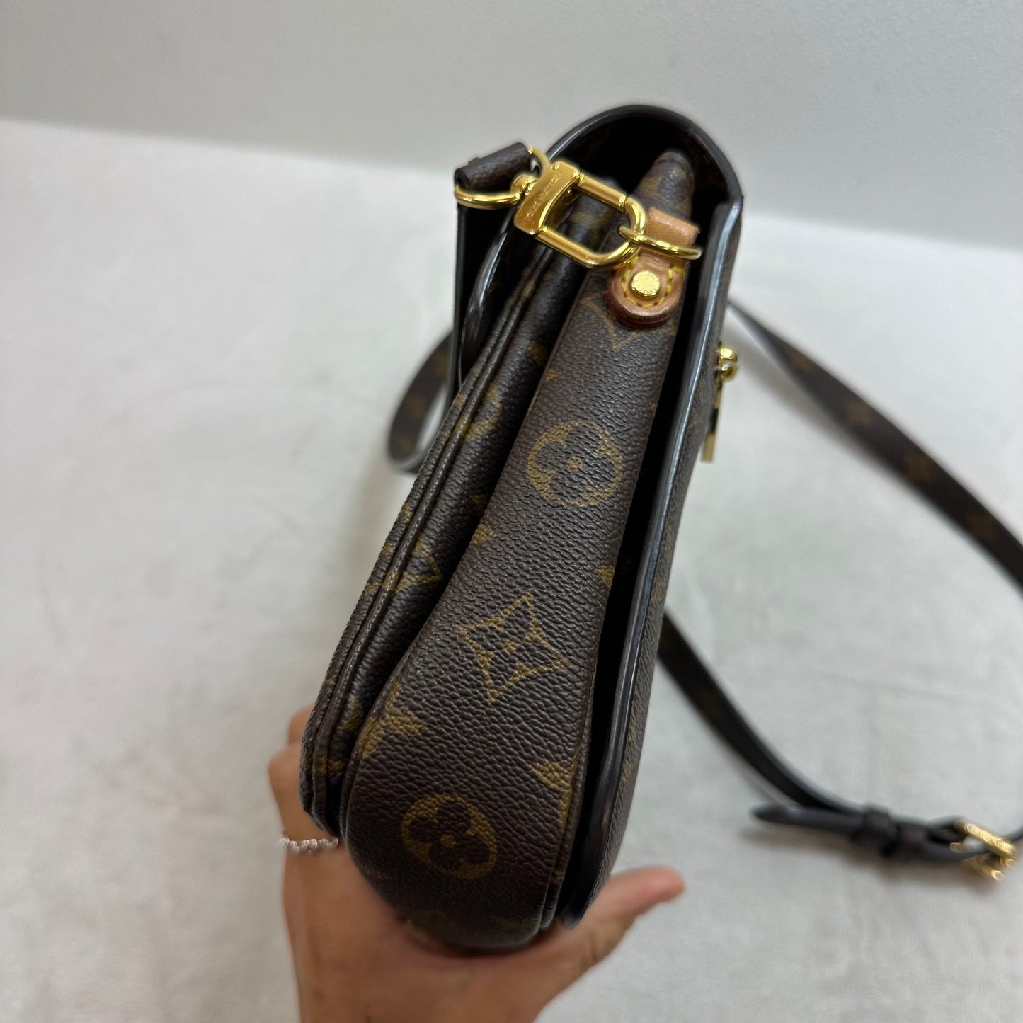 Pochette Métis Handbag Luxury Designer By Louis Vuitton, Size: Large