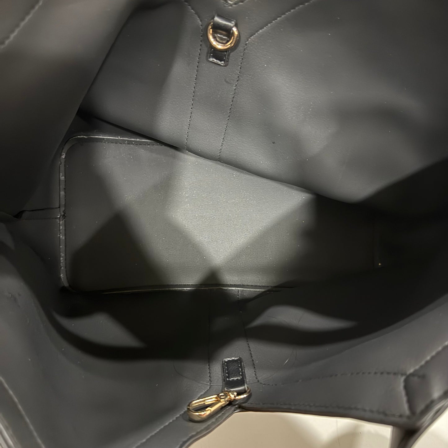 Tote By Clothes Mentor, Size: Medium