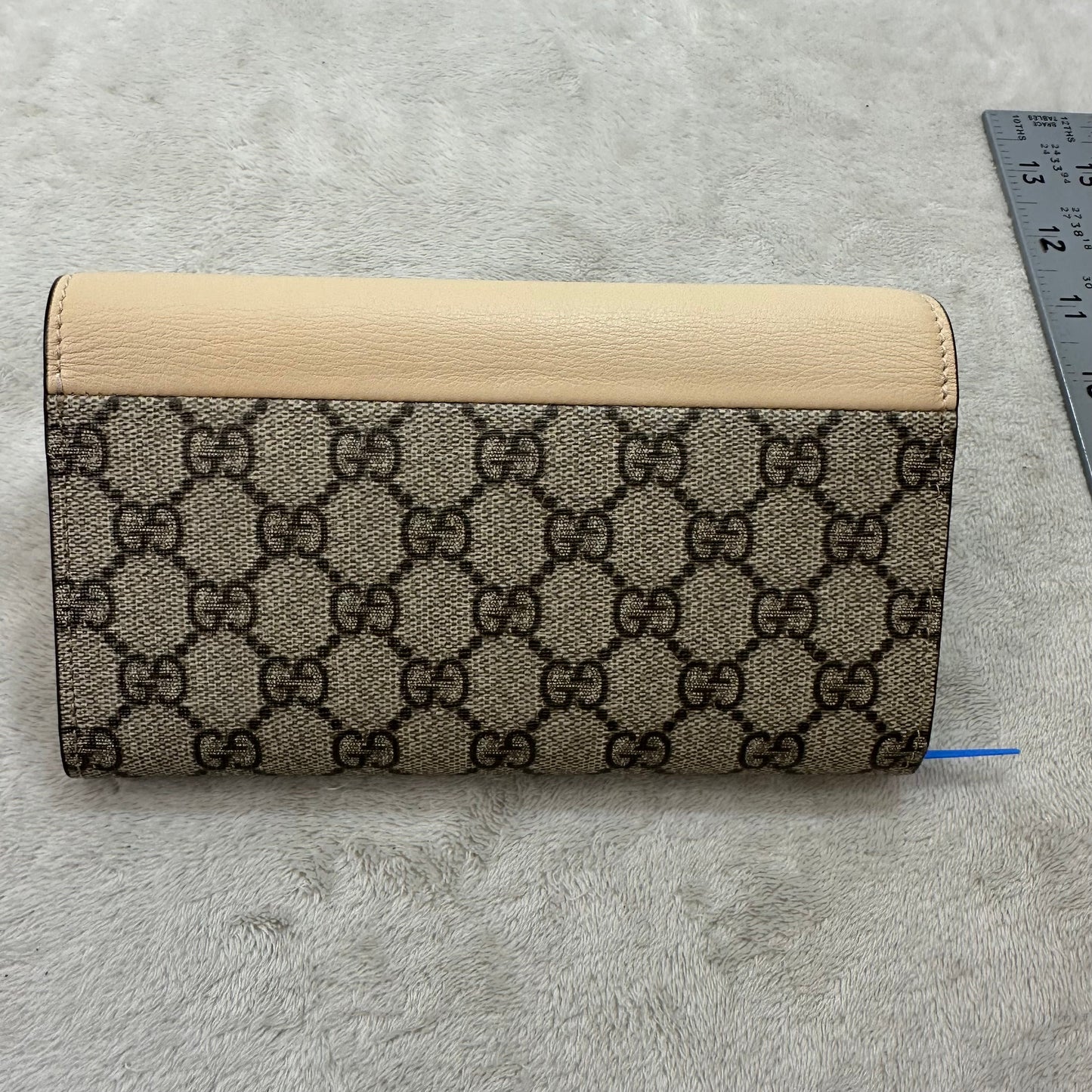 Wallet Luxury Designer By Gucci, Size: Medium