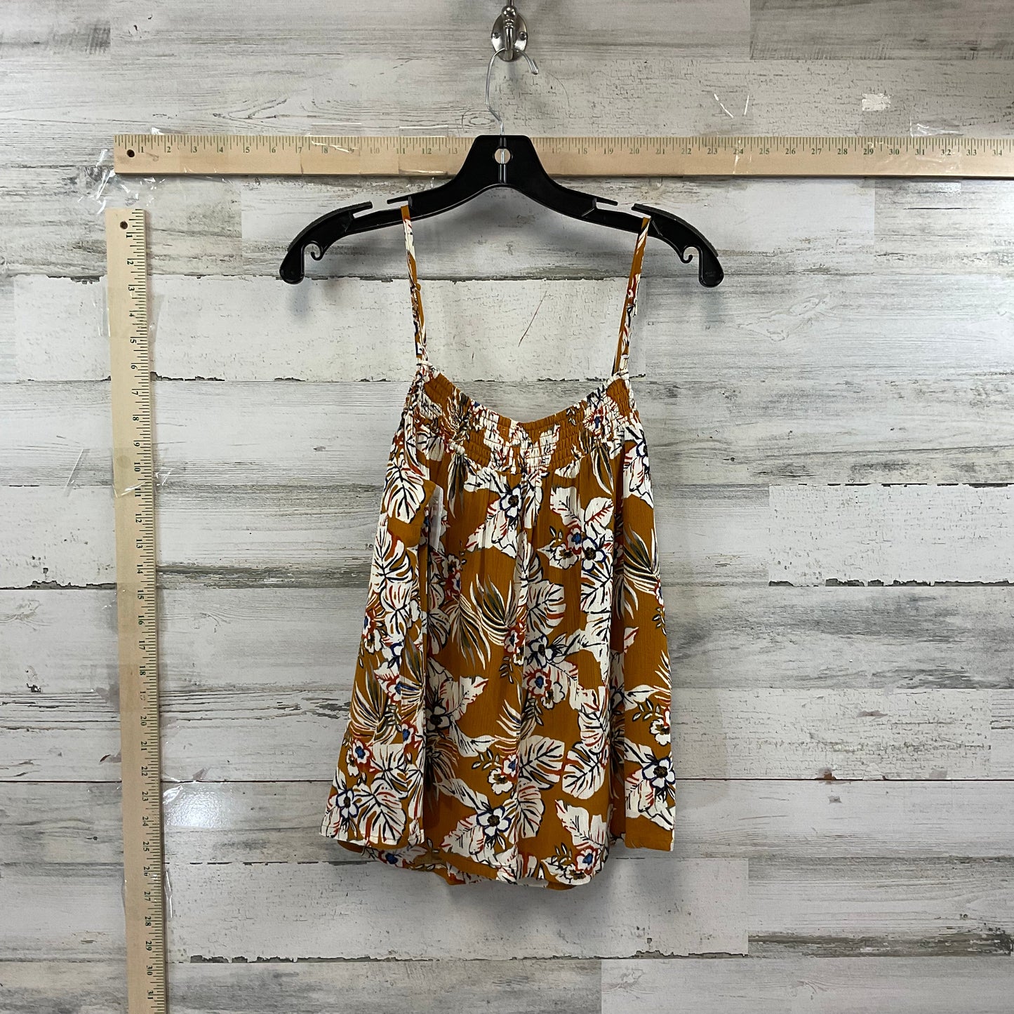 Gold Top Sleeveless Evereve, Size S