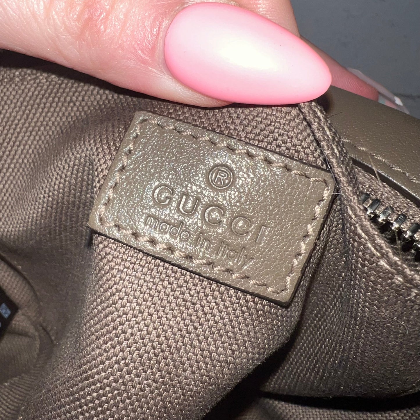 Crossbody Luxury Designer By Gucci, Size: Small