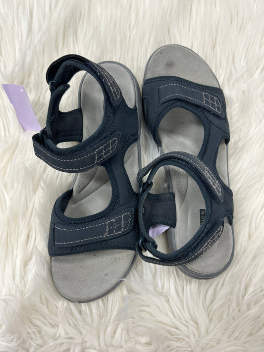 Sandals Flats By Clarks In Navy, Size:9