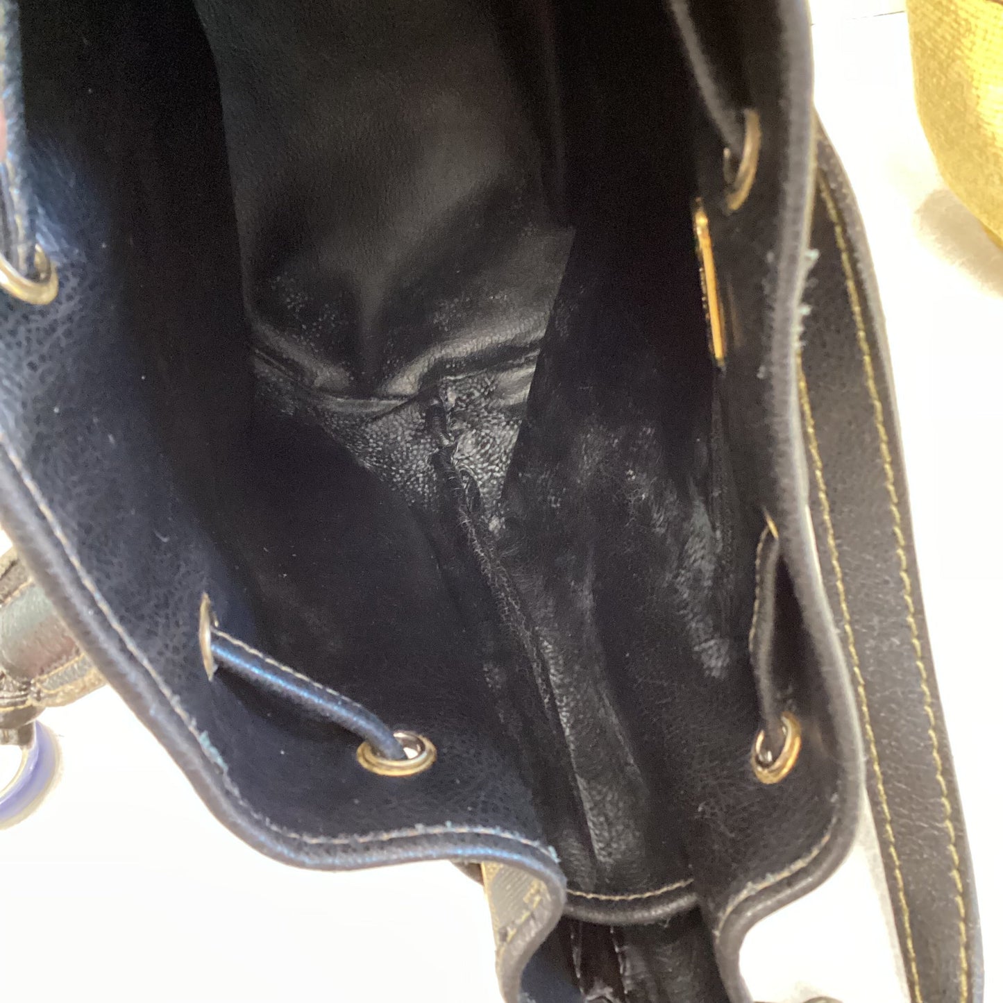 Handbag Luxury Designer By Fendi, Size: Medium