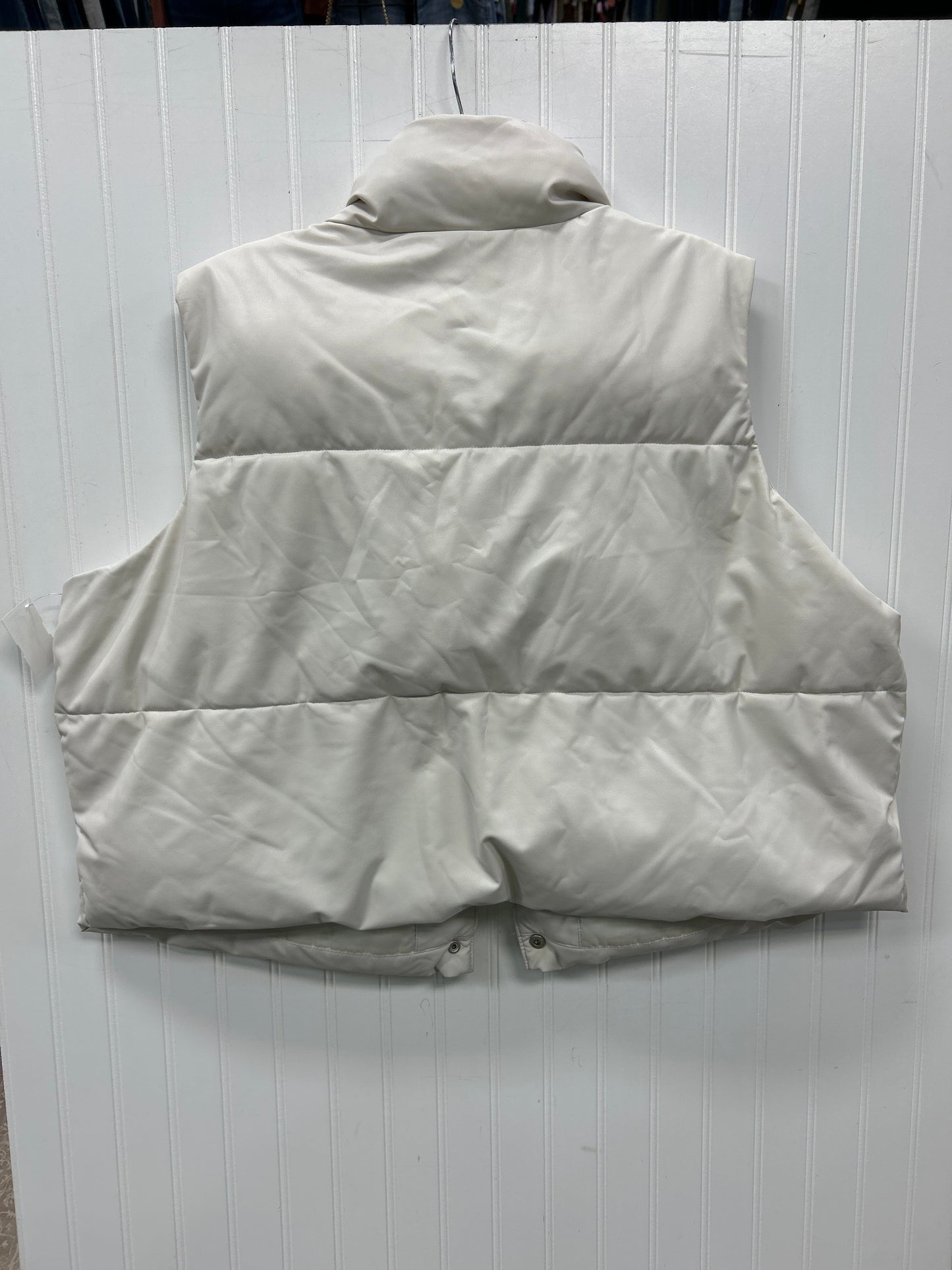 Vest Puffer & Quilted By Old Navy In Cream, Size:2X