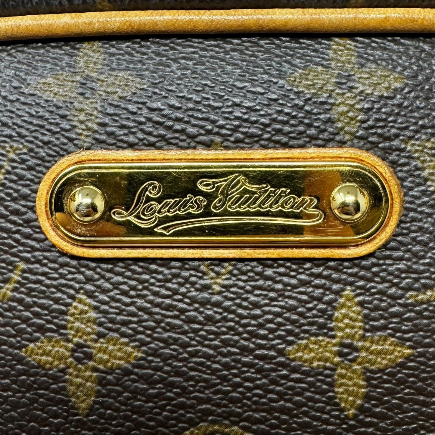 Montorgueil PM 2009 Monogram Shoulder Handbag Luxury Designer By Louis Vuitton, Size: Medium