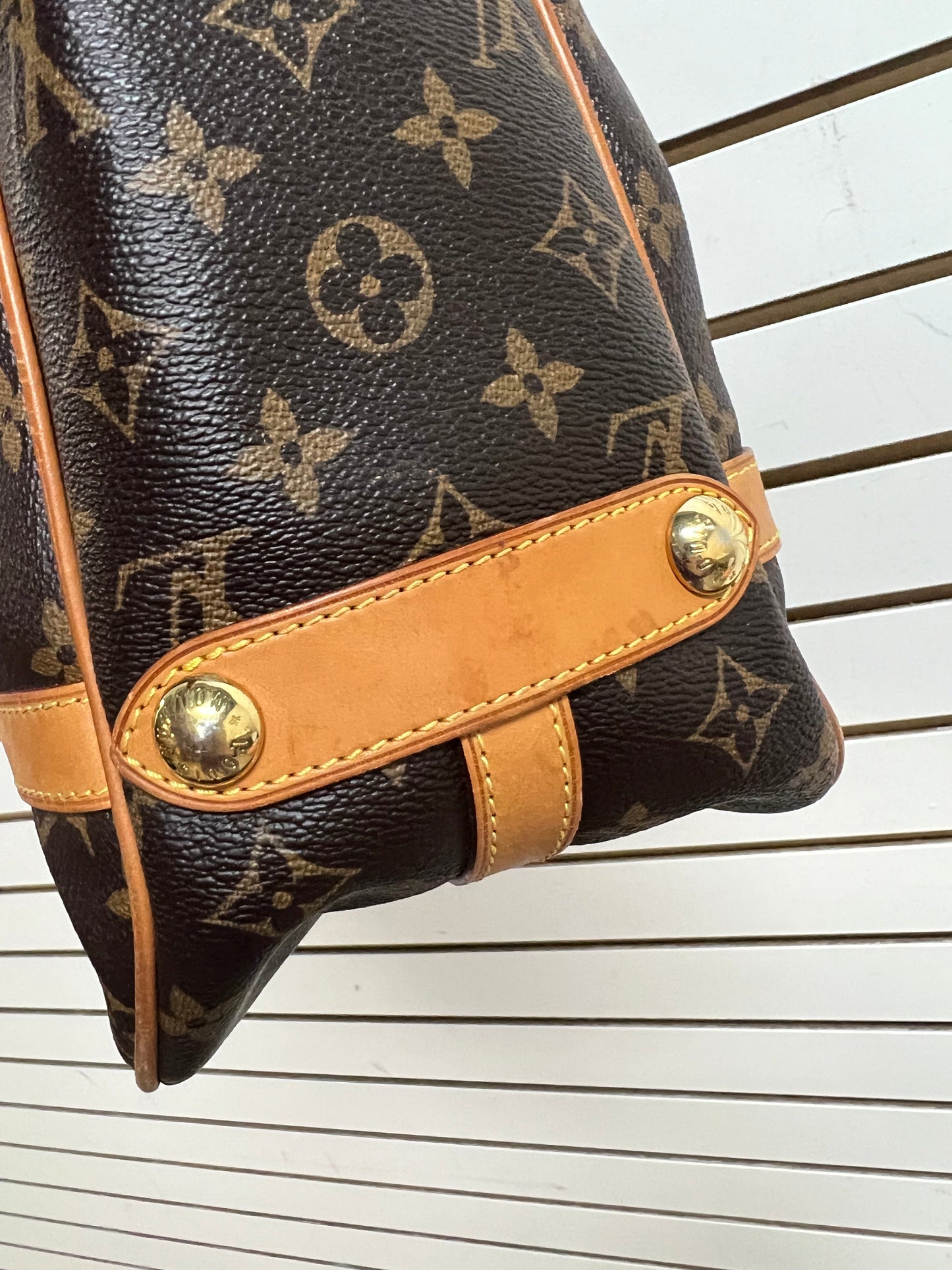 Handbag Luxury Designer By Louis Vuitton, Size: Large