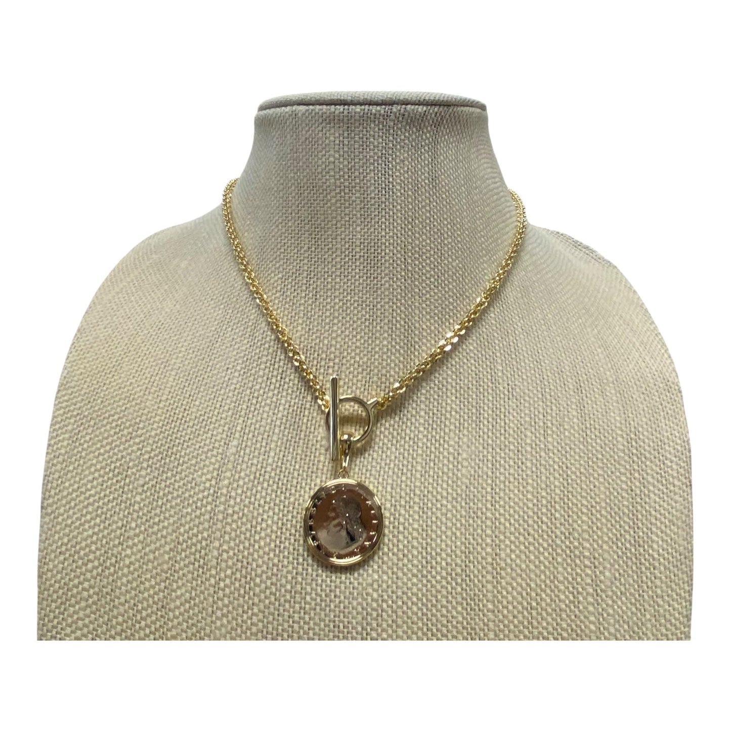 Necklace Pendant  In Gold