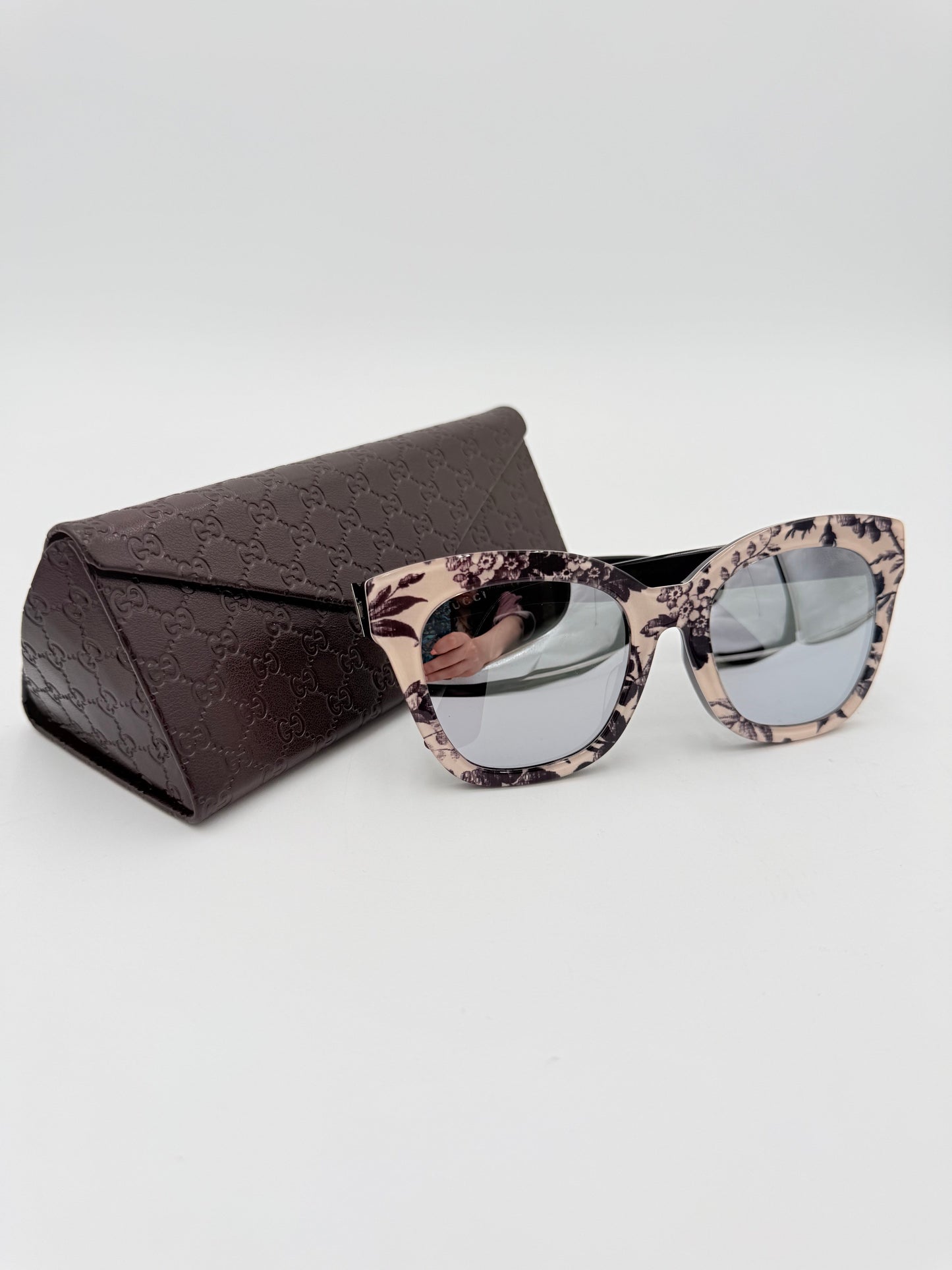 Sunglasses Luxury Designer By Gucci In Floral Print, Size: