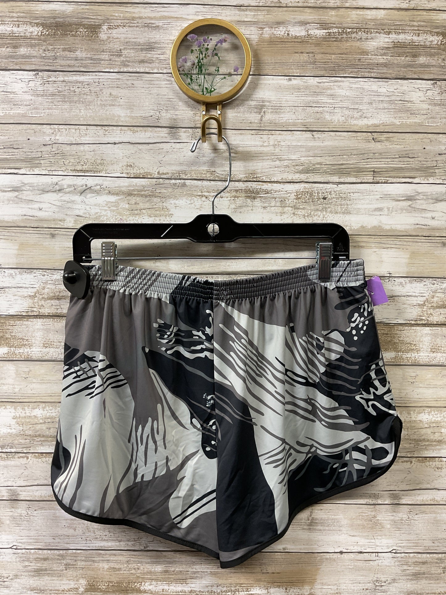 Athletic Shorts By Clothes Mentor In Grey, Size:Xl