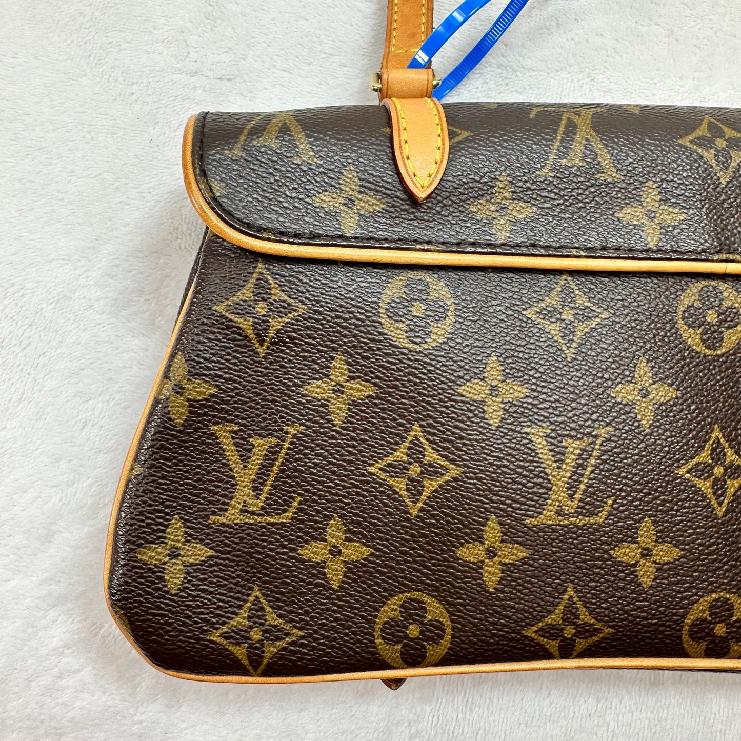 MARELLE Handbag Luxury Designer By Louis Vuitton, Size: Small