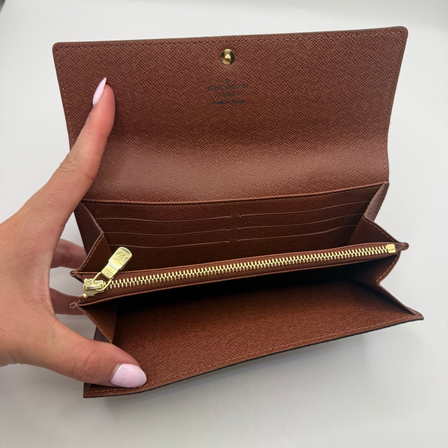 Wallet Luxury Designer By Louis Vuitton, Size: Medium
