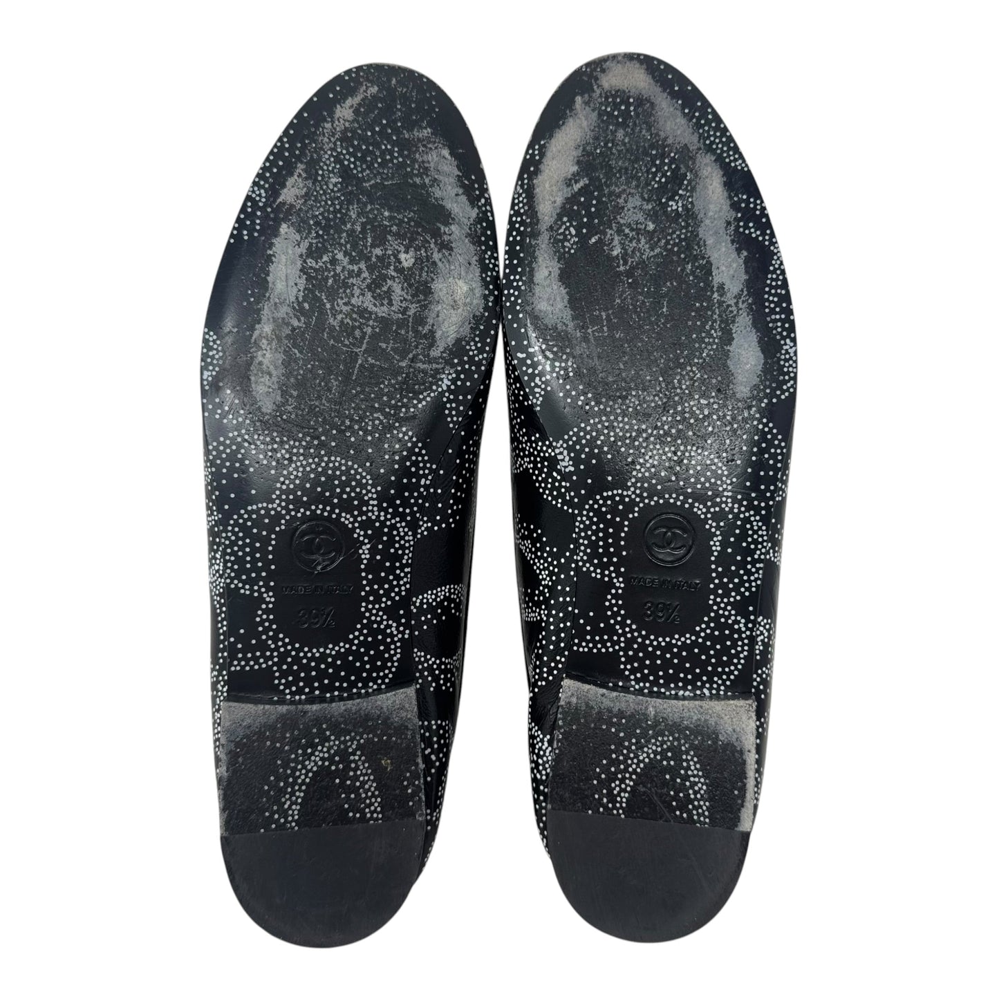 Camellia Printed Leather Cap Toe Ballerina Flats Shoes Luxury Designer By Chanel In Black & White, Size: 39.5