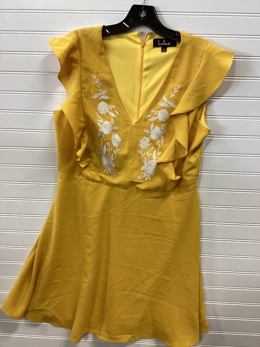 Dress Casual Short By Lulus In Yellow, Size:L