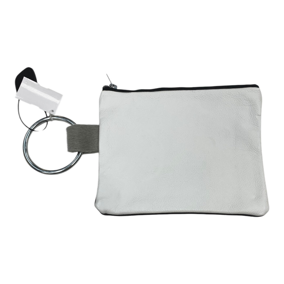 Wristlet By Clothes Mentor In Black & White, Size:Medium