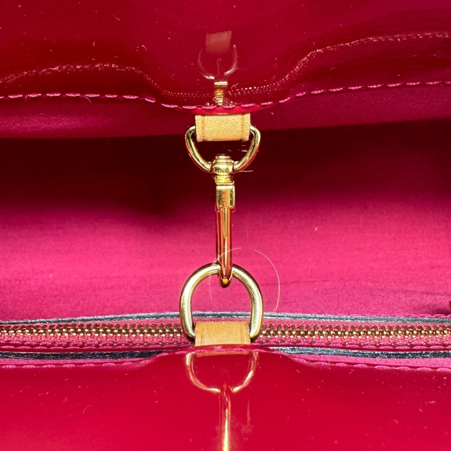 Catalina Vernis Embossed Patent Leather BB Bag in Indian Rose Luxury Designer By Louis Vuitton, Size: Small