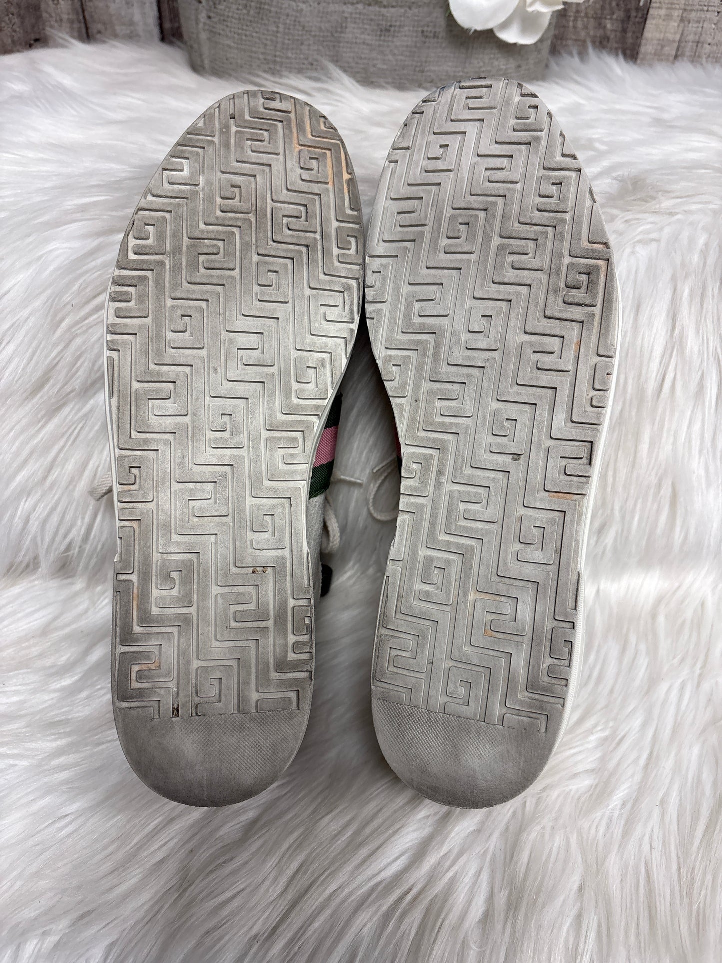 Shoes Luxury Designer By Gucci In Grey, Size: 11
