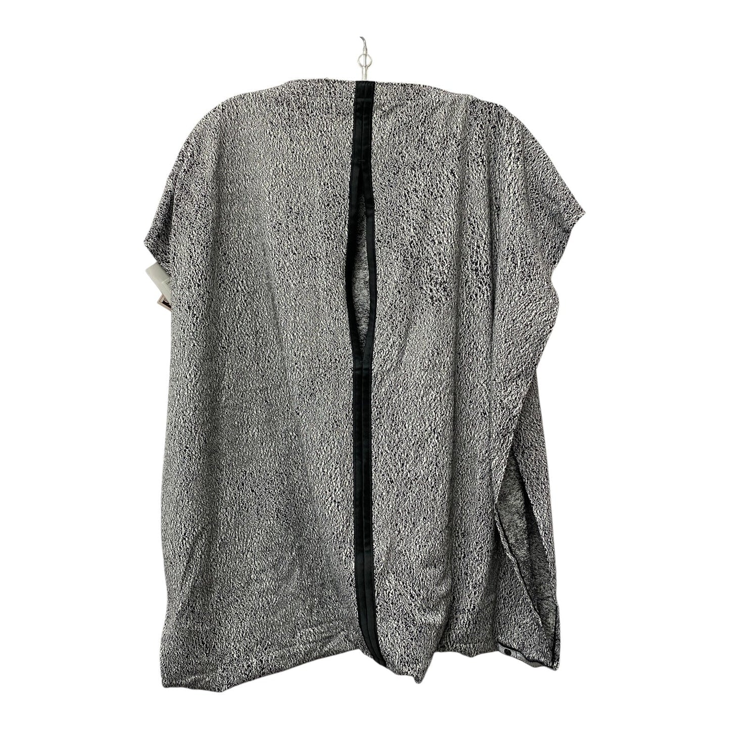 Shawl By Lululemon In Black, Size:Osfm