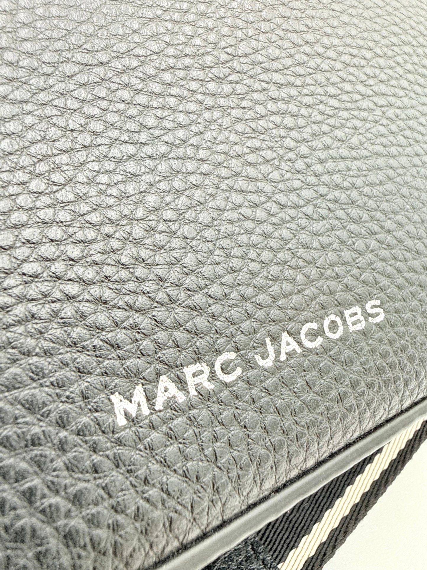 Crossbody Luxury Designer By Marc Jacobs In Black & Silver, Size:Small
