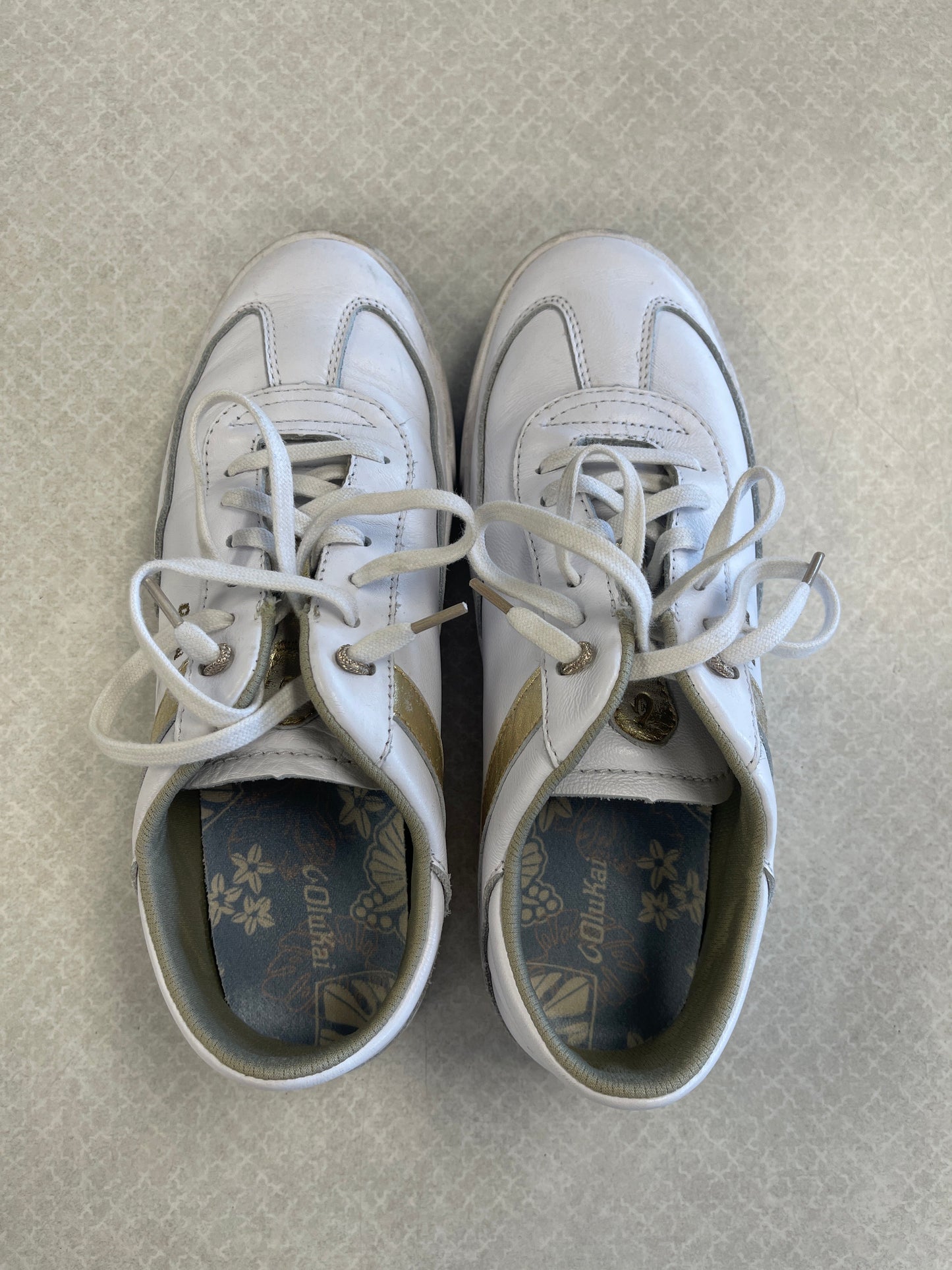 Shoes Sneakers By Olukai In White, Size:8.5