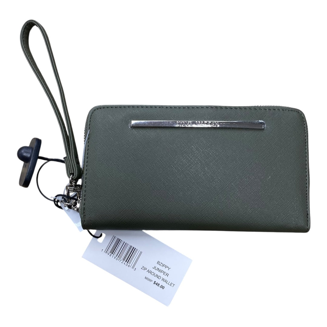 Wristlet By Steve Madden In Green, Size:Medium